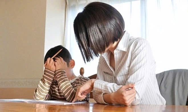 Cha mẹ cưỡng ép con cái học tập quá sức sẽ bị xử phạt 10 triệu đồng - ảnh 1
