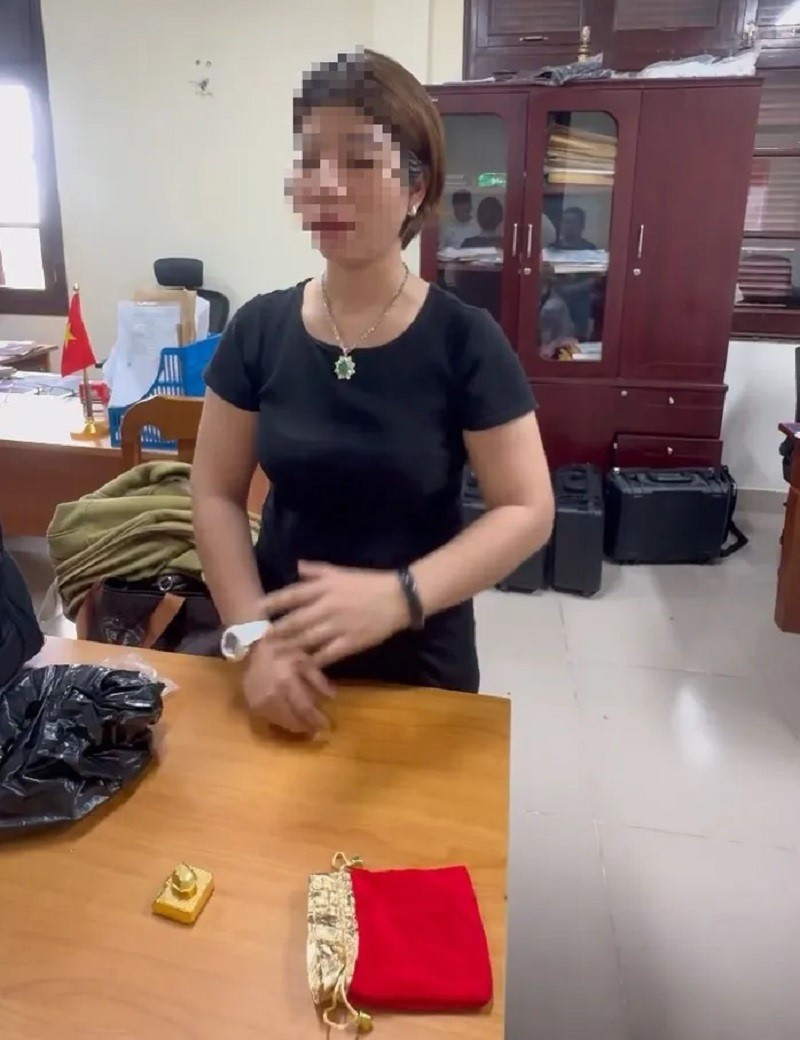 Thu giữ 13 lượng vàng, trị giá gần 2 tỷ của Ngô Thị Hoài Phương - ảnh 1