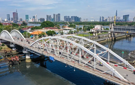 Ngày mai, cấm nhiều loại xe lên cây cầu 120 tuổi sắp bị dỡ bỏ hoàn toàn tại TP giàu nhất Việt Nam- Ảnh 1.