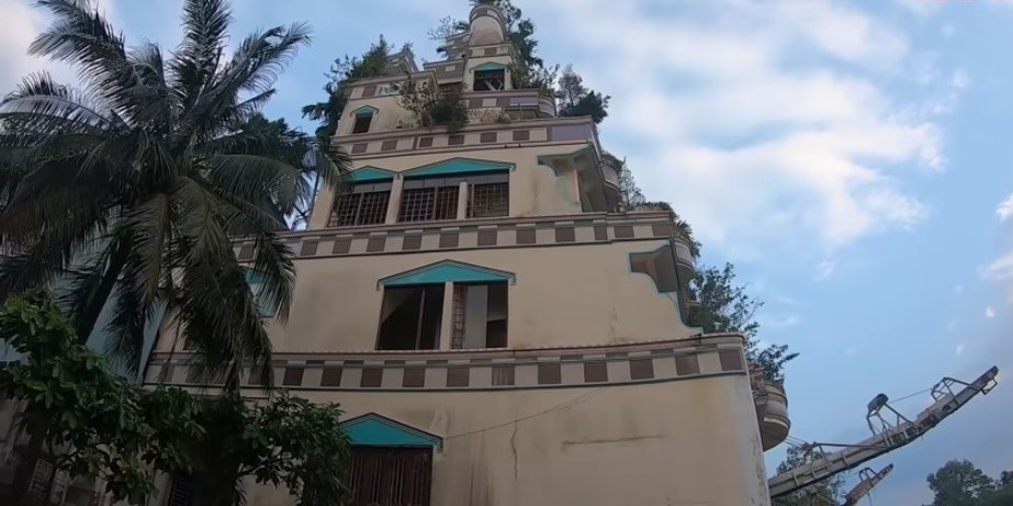 Căn biệt thự bí ẩn bị bỏ hoang nhiều thập kỷ giữa lòng Cai Lậy của đại gia lúa gạo nức tiếng miền Tây: Kiến trúc tháp độc đáo với 6 tầng đồ sộ- Ảnh 4.