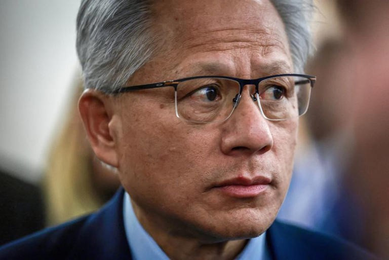 CEO Nvidia Jensen Huang thừa nhận làm việc không nghỉ ngày nào suốt 33 năm vì sợ công ty… phá sản - ảnh 1