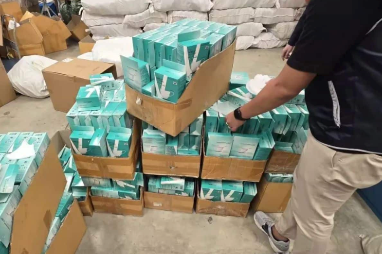 Đột kích kho hàng online, phát hiện hơn 160.000 khẩu trang và mỹ phẩm giả, nhiều sản phẩm quen mặt ở Việt Nam - ảnh 2