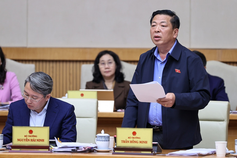 Bộ trưởng Bộ Xây dựng Trần Hồng Minh tại phiên họp Chính phủ thường kỳ tháng 11/2025. Nguồn ảnh: Báo Chính phủ Bộ trưởng Bộ Xây dựng Trần Hồng Minh tại phiên họp Chính phủ thường kỳ tháng 11/2025. Nguồn ảnh: Báo Chính phủ