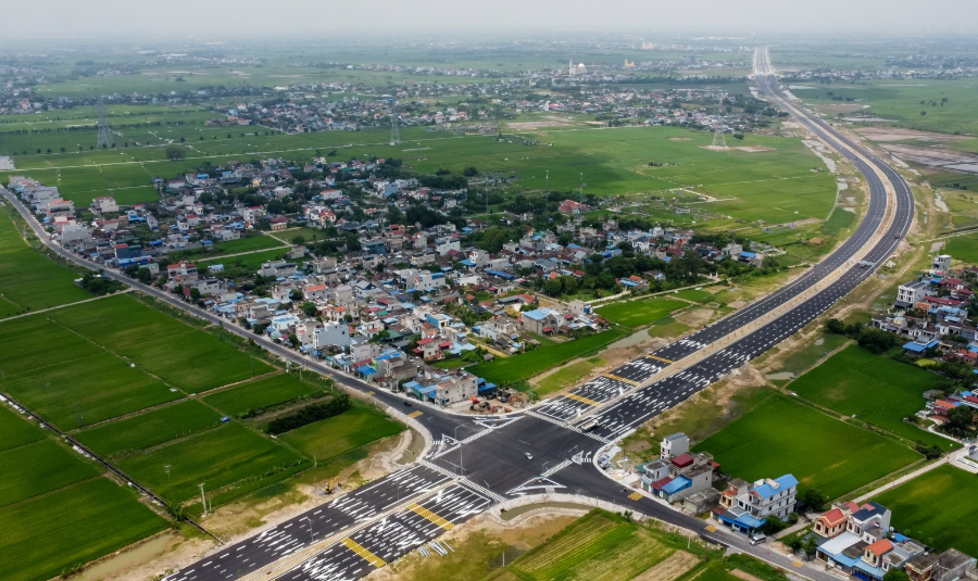 Sắp khánh thành tuyến đường ven biển 6.400 tỷ, rút ngắn thời gian di chuyển Nam Định - Lạc Quần chỉ còn 25 phút- Ảnh 1. Sắp khánh thành tuyến đường ven biển 6.400 tỷ, rút ngắn thời gian di chuyển Nam Định - Lạc Quần chỉ còn 25 phút- Ảnh 1.