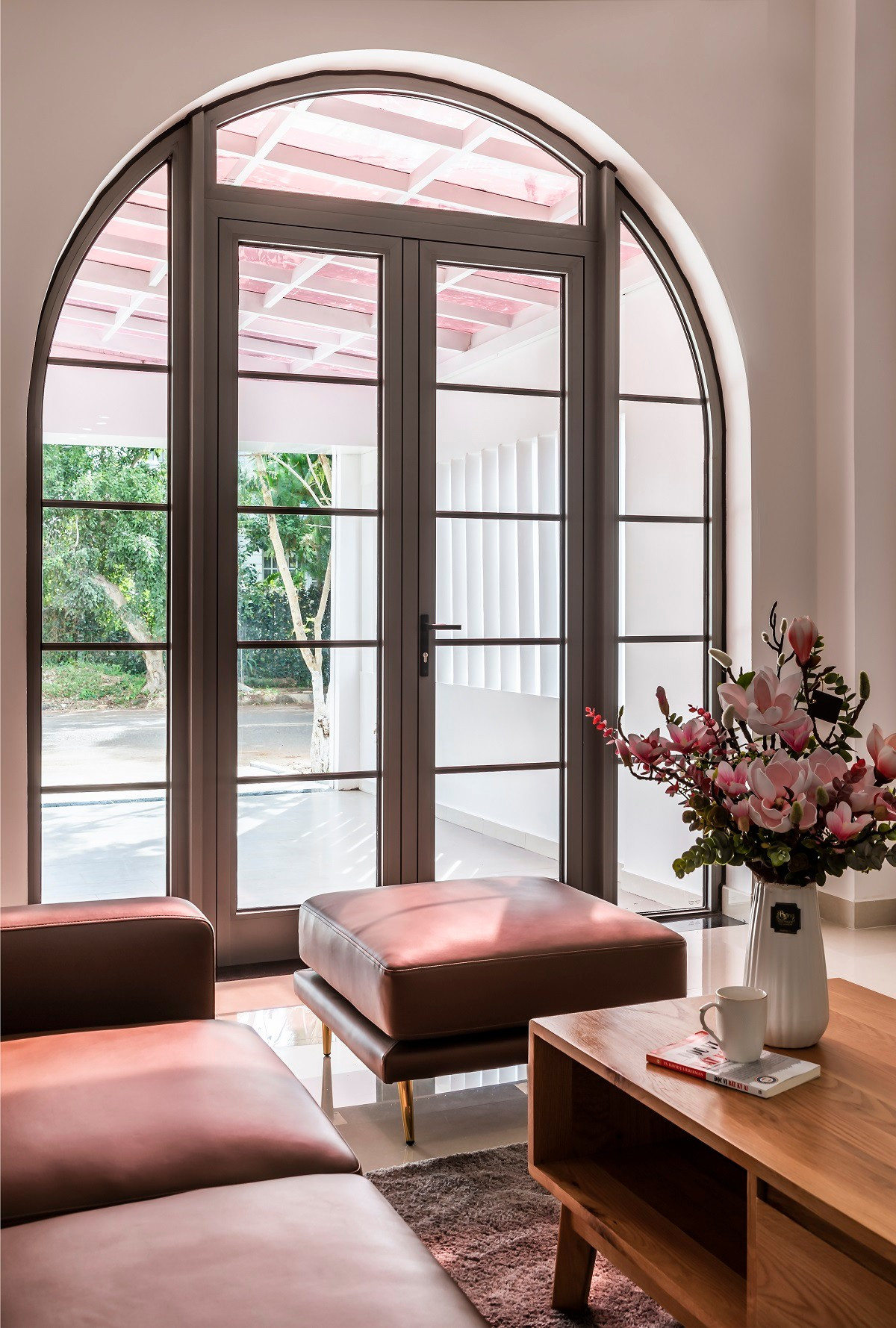 Ngôi nhà lưu giữ 'hơi thở' Tây Nguyên giữa kiến trúc đương đại- Ảnh 6. Ngôi nhà lưu giữ 'hơi thở' Tây Nguyên giữa kiến trúc đương đại- Ảnh 6.