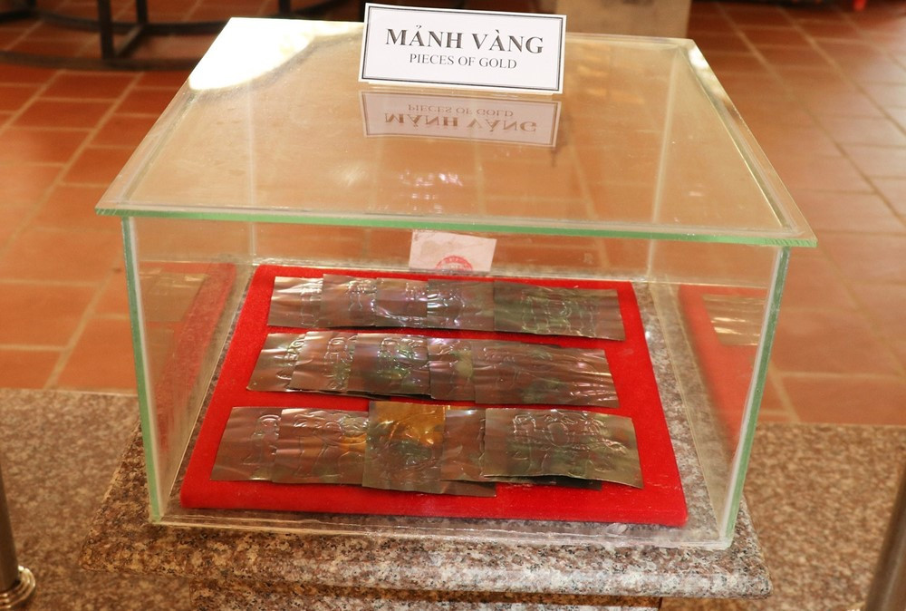 Việt Nam có một ngôi làng lạ 'hễ mưa là có vàng', đào sâu phát hiện 100 hiện vật bằng vàng cùng nhiều tượng đá, Bảo vật quốc gia - ảnh 2