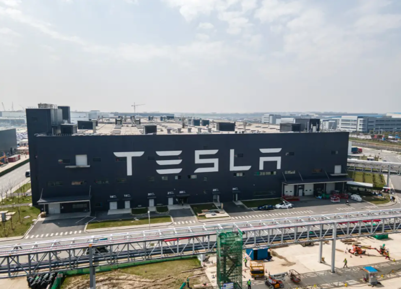 Elon Musk 'vui như Tết': Tesla chiến thắng vang dội đúng lúc BYD vấp ngã trên sân nhà - ảnh 1