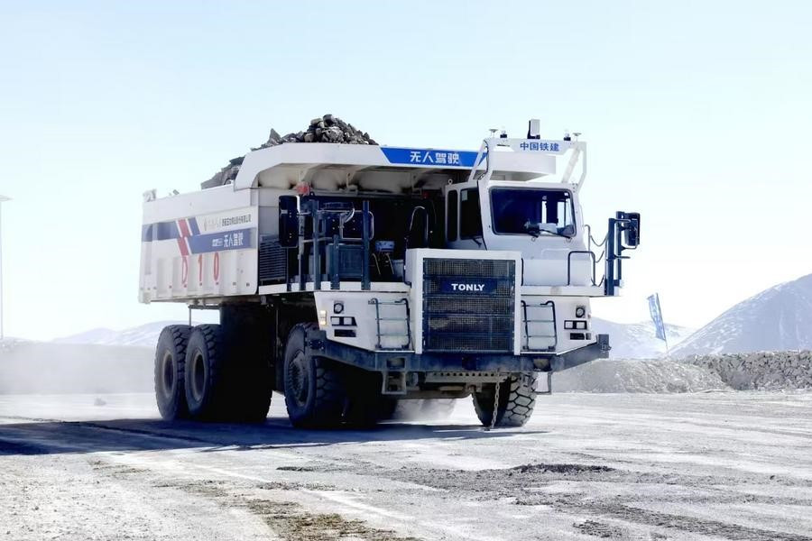 Láng giềng Việt Nam hoàn tất thử nghiệm xe tải không người lái ở độ cao kỷ lục 5.600m, hoạt động 24/7 ‘ngon ơ’ trong điều kiện khắc nghiệt - ảnh 1