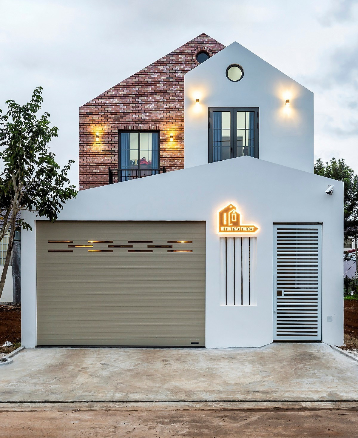 Ngôi nhà lưu giữ 'hơi thở' Tây Nguyên giữa kiến trúc đương đại- Ảnh 1.