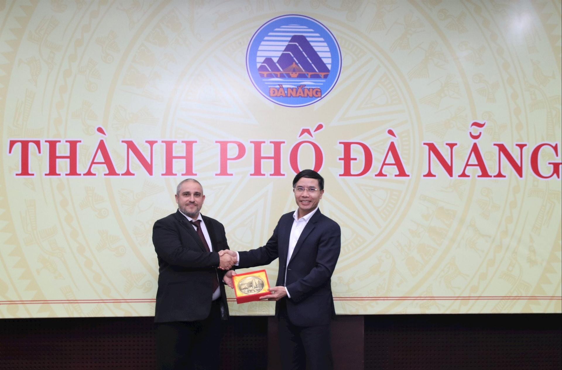 Hình ảnh tại buổi làm việc. Nguồn ảnh: Báo Đà Nẵng Hình ảnh tại buổi làm việc. Nguồn ảnh: Báo Đà Nẵng