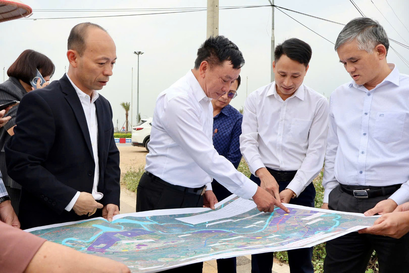 Ông Trần Văn Quân - Phó Chủ tịch UBND TP Hải Phòng kiểm tra thực hiện các dự án đầu tư công khu vực Kim Thành. kim-thanh-1.jpg