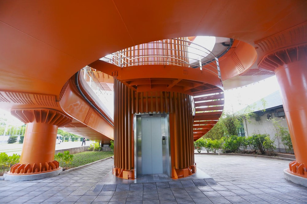 Cây cầu bộ hành trên cao 42 tỷ mang kiến trúc Nhật Bản, nằm ở thành phố đáng sống nhất Việt Nam - ảnh 3