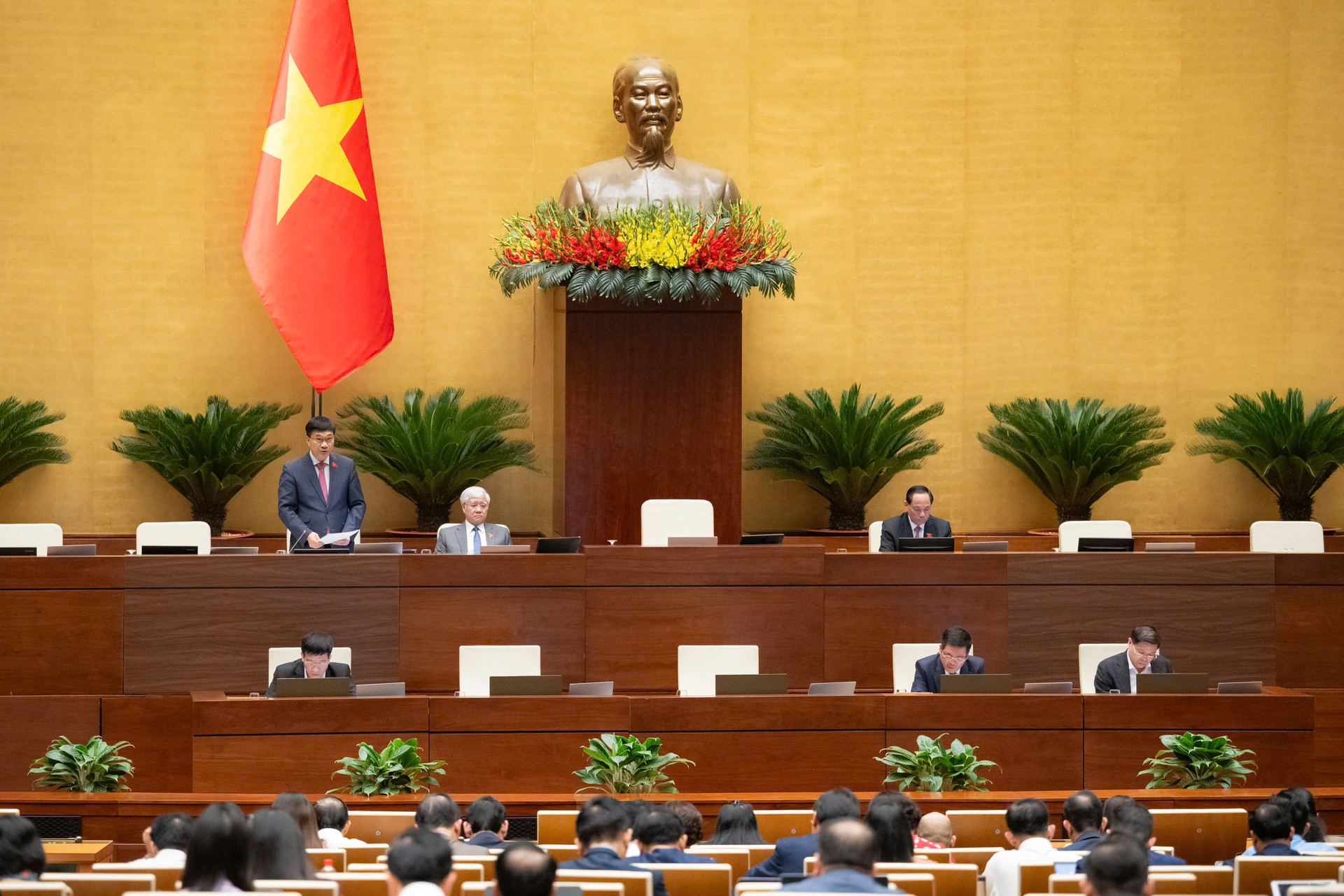 Tuyến cao tốc chiến lược gần 24.000 tỷ kết nối Việt Nam và nước bạn Lào nhận được sự đồng thuận cao từ ĐBQH- Ảnh 1. Tuyến cao tốc chiến lược gần 24.000 tỷ kết nối Việt Nam và nước bạn Lào nhận được sự đồng thuận cao từ ĐBQH- Ảnh 1.