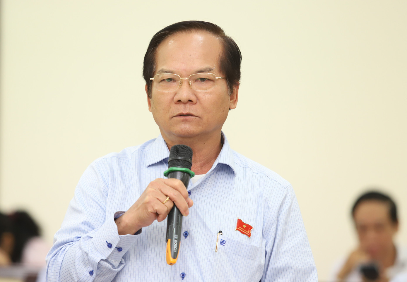 Đại biểu Trần Văn Khuyên nêu ý kiến tại phiên thảo luận tổ chiều 9/12. Ảnh: Ngô Tùng img-3873.jpg