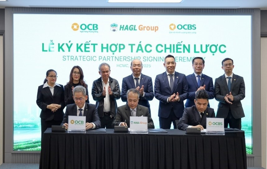 890D_25_1178_le-ky-ket-giua-hagl-ocb-va-ocbs-anh-tin-nhanh-chung-khoan-.jpg