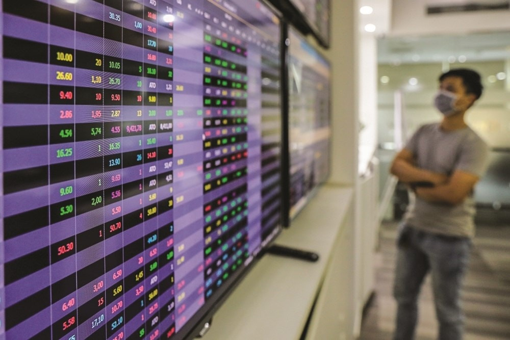 Lệnh giao dịch 1.240 tỷ đồng xuất hiện tại VIC, khối ngoại tiếp tục rút 370 tỷ khỏi thị trường