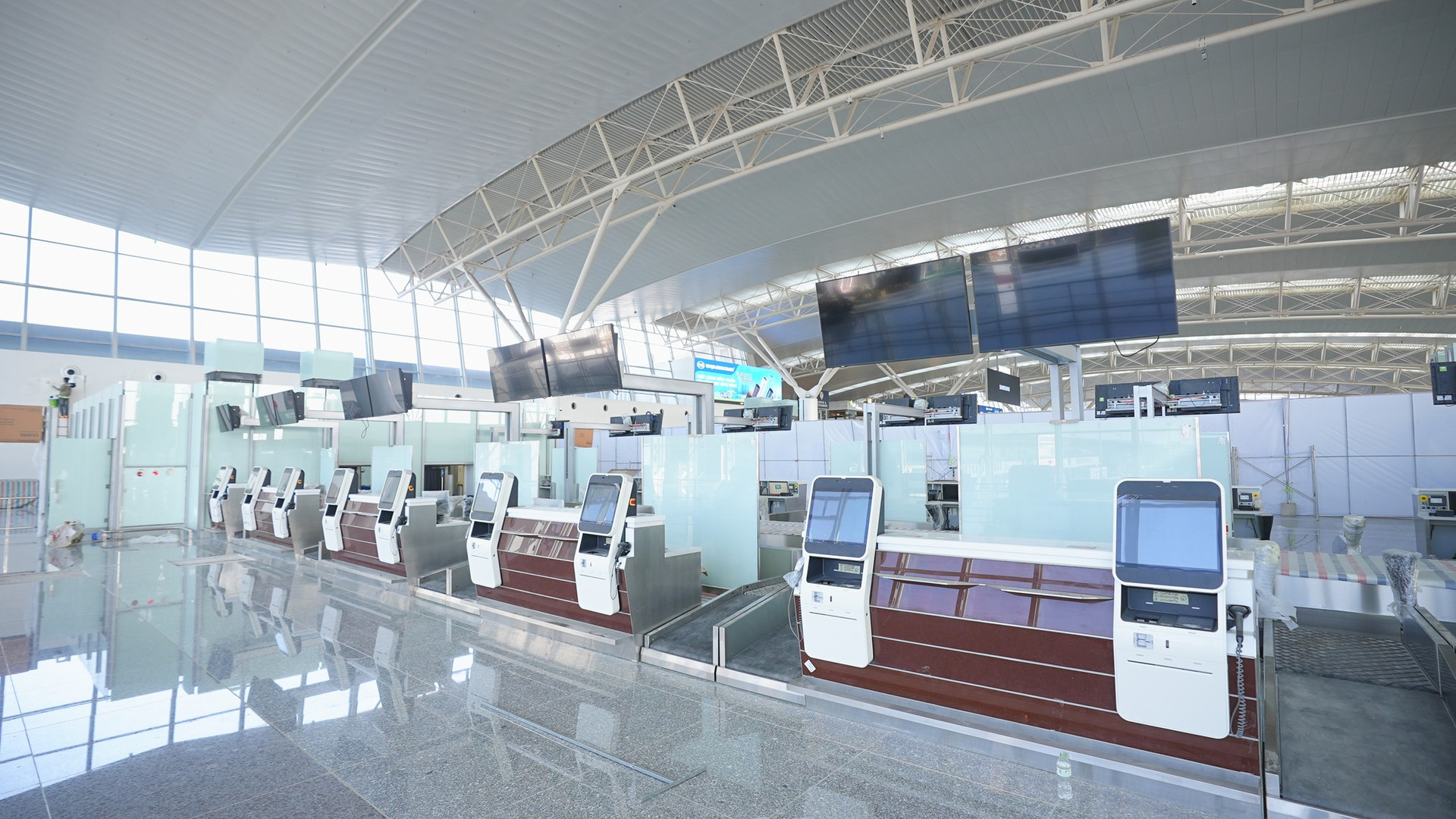 9 ngày nữa, Việt Nam sẽ chính thức vận hành nhà ga hành khách 5.000 tỷ, dự sẽ là nhà ga 5 sao thứ 2: Đưa vào thử nghiệm công nghệ hiện đại bậc nhất- Ảnh 2. 9 ngày nữa, Việt Nam sẽ chính thức vận hành nhà ga hành khách 5.000 tỷ, dự sẽ là nhà ga 5 sao thứ 2: Đưa vào thử nghiệm công nghệ hiện đại bậc nhất- Ảnh 2.