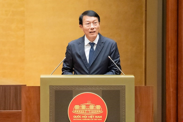 Quốc hội chính thức bỏ quy định taxi, xe vận tải phải lắp ghế an toàn trẻ em - ảnh 1