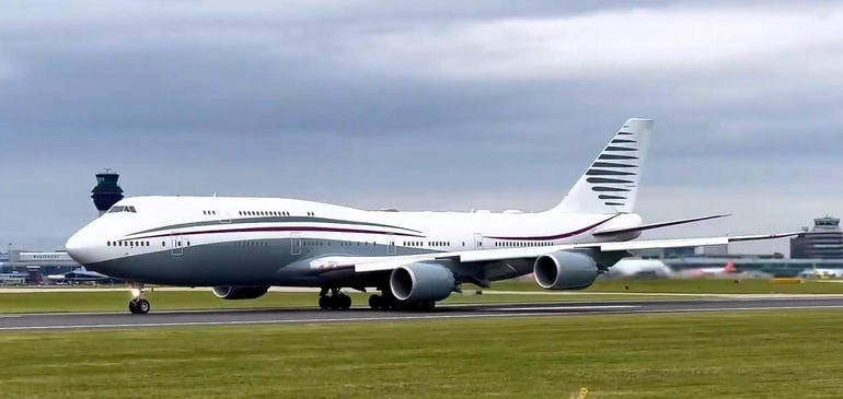 Vị vua đứng đầu gia tộc 300 tỷ USD: Tặng cả 'cung điện bay' cho ông Trump, biệt thự rải khắp thế giới - ảnh 8