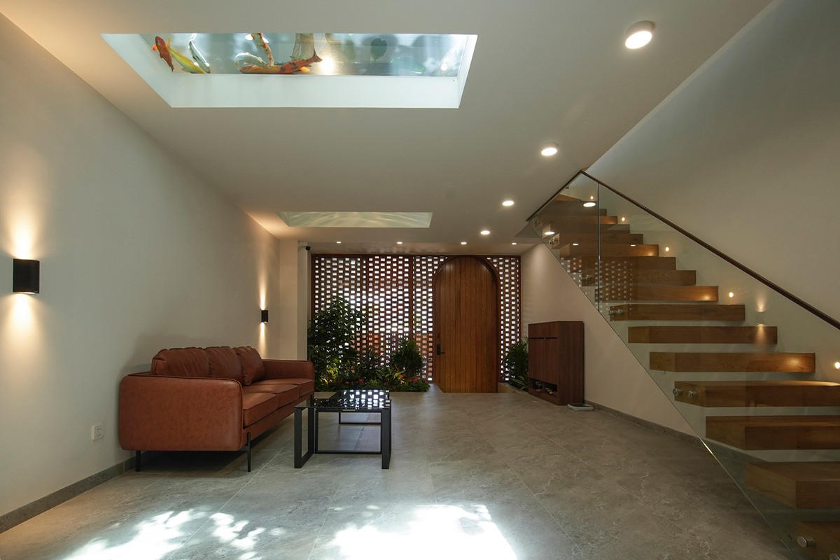 Biến ngôi nhà phố trở thành 'ốc đảo' giữa đô thị ồn ã- Ảnh 10.