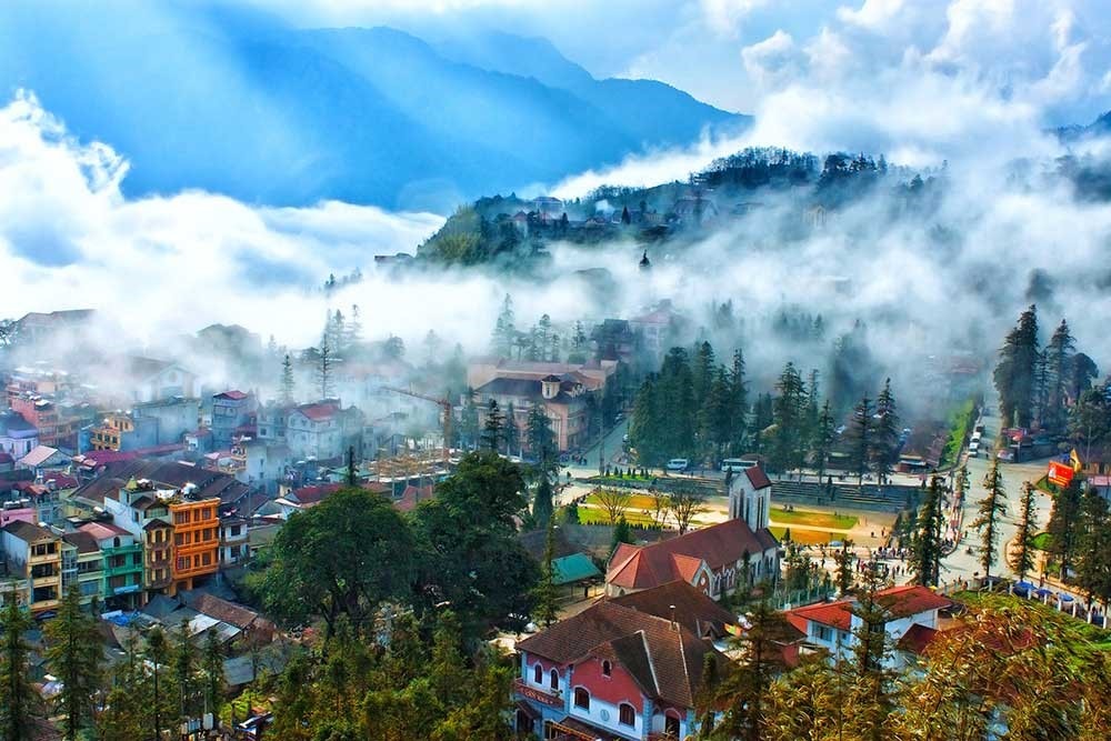 Việt Nam có một nơi được mệnh danh là 'châu Âu thu nhỏ', cách Hà Nội hơn 300km, đang bước vào mùa hoa đẹp nhất năm - ảnh 1