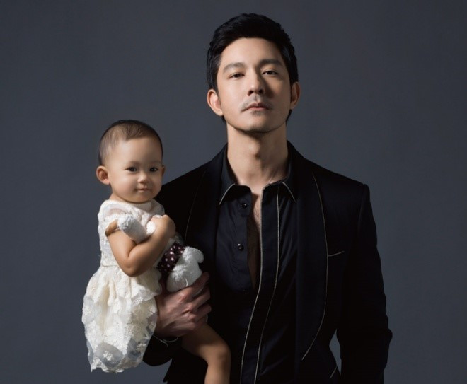 ‘Nam thần đẹp nhất’ suy sụp khi phát hiện mắc ung thư, lo sợ không kịp nhìn con gái trưởng thành - ảnh 1