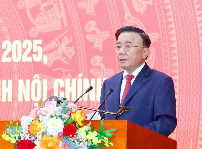 Thường trực Ban Bí thư Trần Cẩm Tú phát biểu tại hội nghị. Ảnh: TTXVN. tienphong-1012noichinh.jpg
