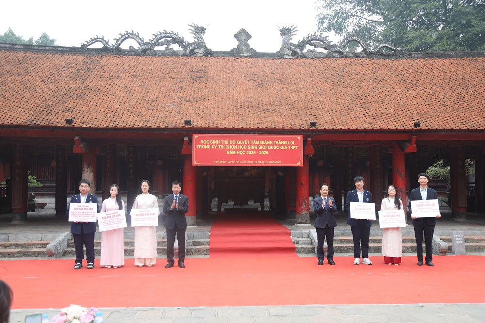 Hai học sinh Hà Nội được thưởng hơn 600 triệu đồng - ảnh 3