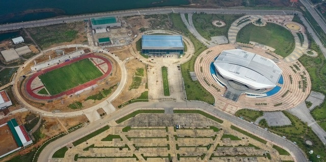 Cảnh hoang tàn, đổ nát bên trong khu phức hợp thể thao quy mô nhất tỉnh Quảng Ninh- Ảnh 3. Cảnh hoang tàn, đổ nát bên trong khu phức hợp thể thao quy mô nhất tỉnh Quảng Ninh- Ảnh 3.