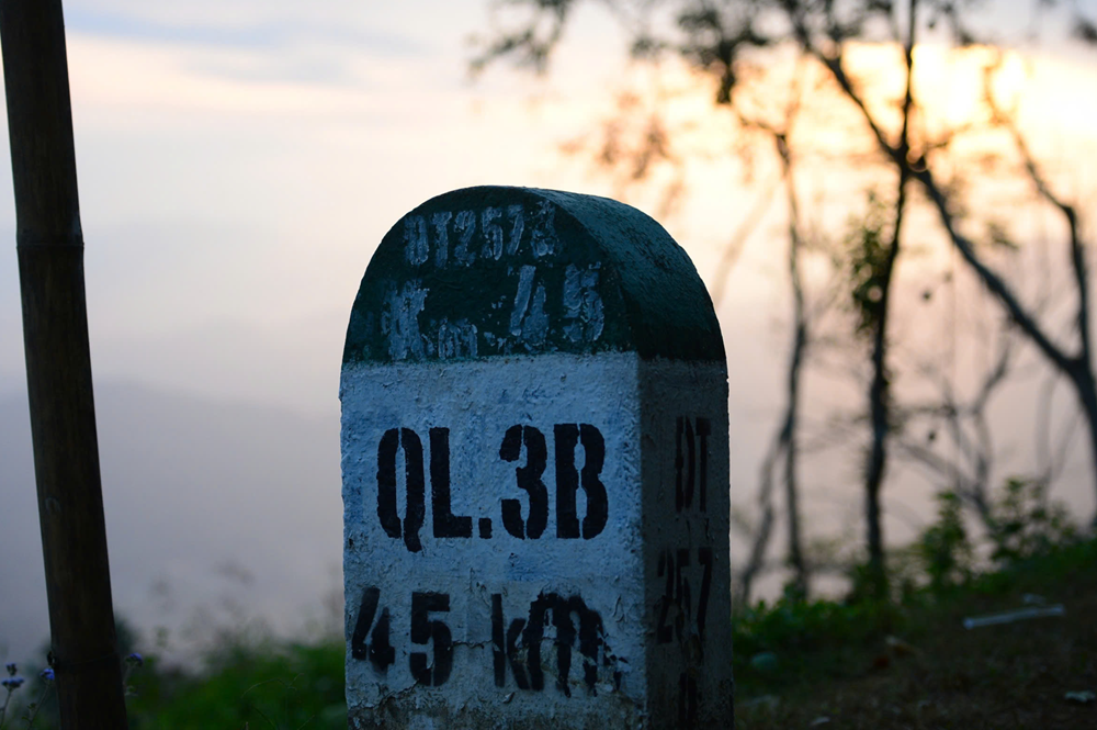 Điểm ‘săn mây’ mới nổi cách Hà Nội hơn 230km, sát vách hồ nước ngọt ‘đẹp nhất thế giới’ của Việt Nam - ảnh 4