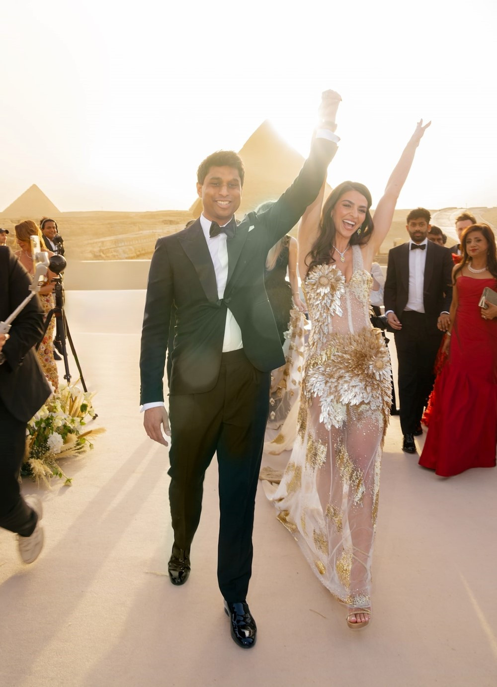 Đại gia đầu tiên tổ chức đám cưới tại Kim Tự Tháp, thuê chuyên cơ đưa đón khách mời, chi hơn 10 tỷ 'săn thú' ở Nam Phi - ảnh 1