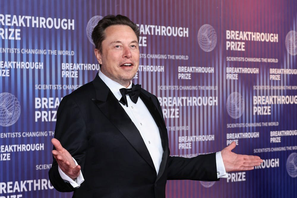 1 ngày của tỷ phú giàu nhất hành tinh Elon Musk: 3h sáng mới đi ngủ, làm việc 120 giờ mỗi tuần, gần như không ăn trưa - ảnh 1