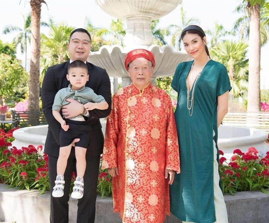 Mỹ nhân Việt lên xe hoa ở tuổi 26, sống trong biệt thự dát vàng view 'bạc tỷ', chồng là cháu trai của gia tộc giàu có bậc nhất Việt Nam - ảnh 3