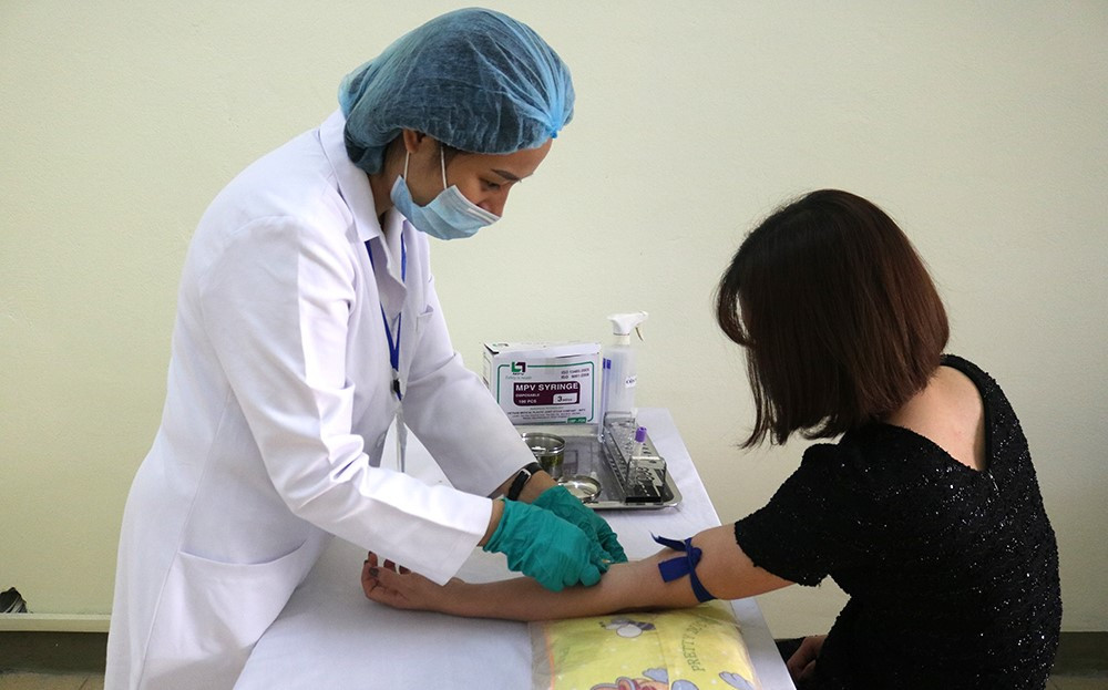 Từ 1/1/2026, lương của bác sĩ mới ra trường là bao nhiêu? - ảnh 3