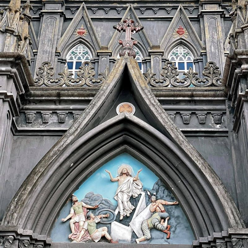 Nhà thờ ở miền Bắc được ví như 'lâu đài trong Harry Potter', giáo dân gom gạch, đá suốt 10 năm để xây dựng - ảnh 4