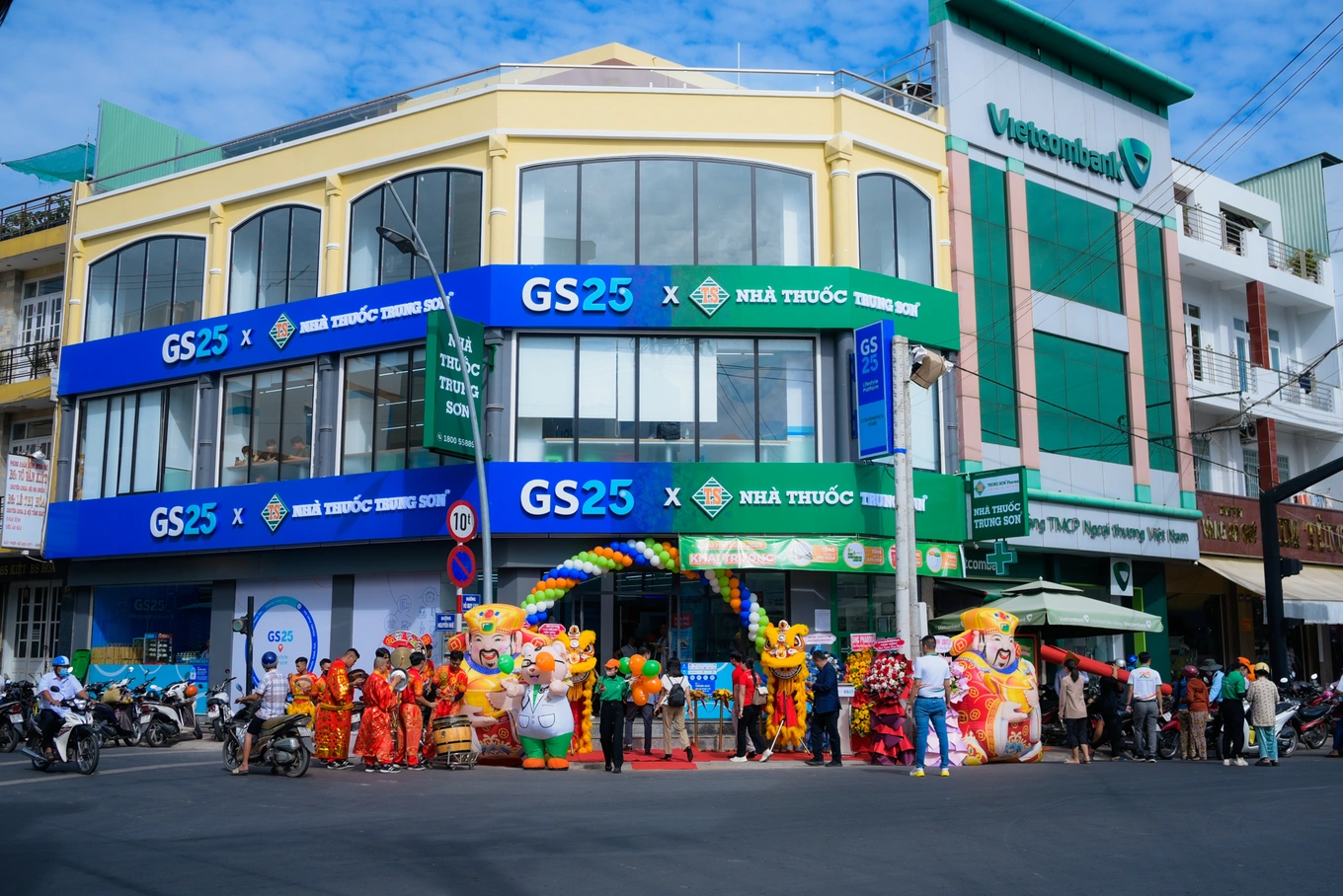 Thêm chuỗi bán lẻ trở thành trạm sạc và đổi pin xe điện sau Thế Giới Di Động, FPT Shop