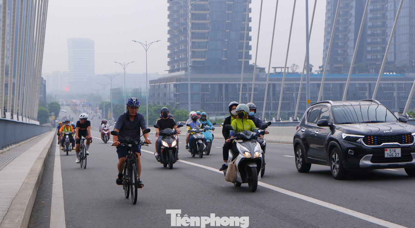 Cơ quan khí tượng dự báo hiện tượng sương mù tại TPHCM sẽ thường xuất hiện vào thời điểm cuối năm khi chênh lệch nhiệt độ giữa ngày và đêm lớn. tp-suong-mu-12.jpg