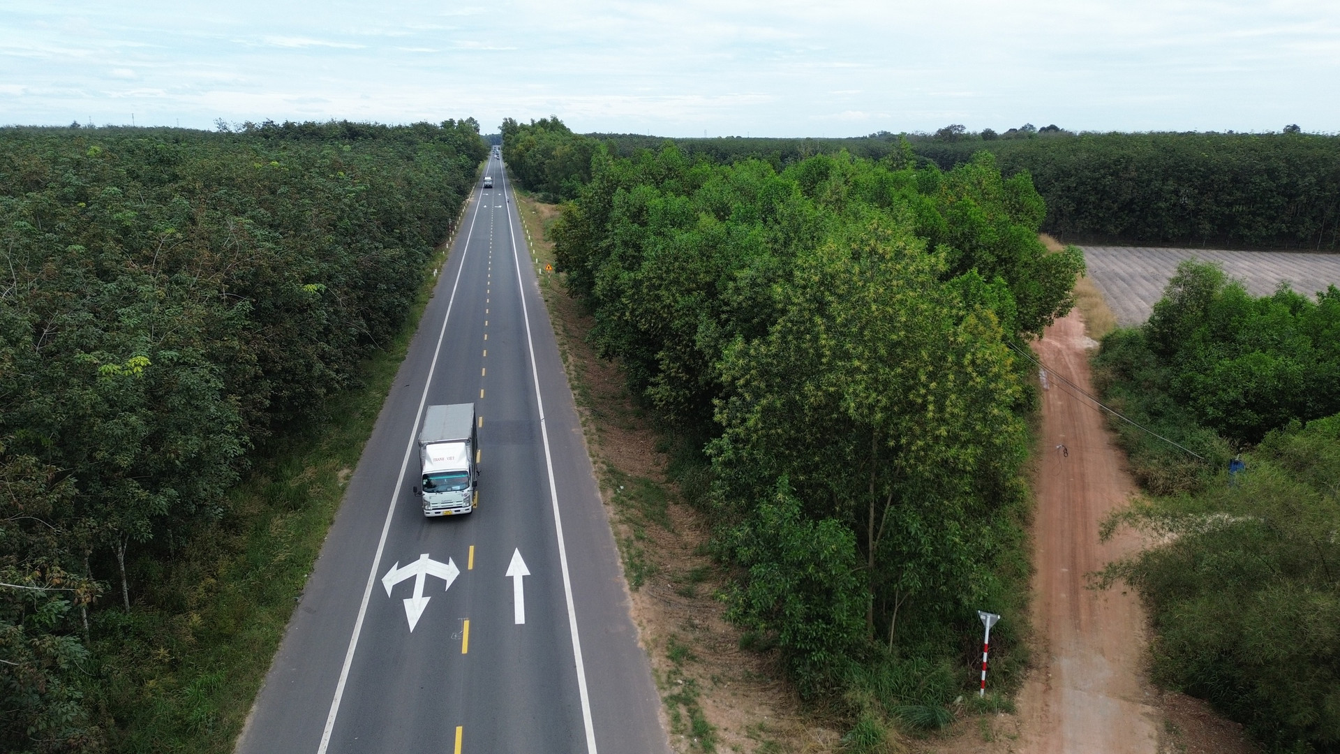 Sắp thông xe tuyến đường 31km xuyên rừng cao su tại thành phố giàu nhất Việt Nam- Ảnh 1.