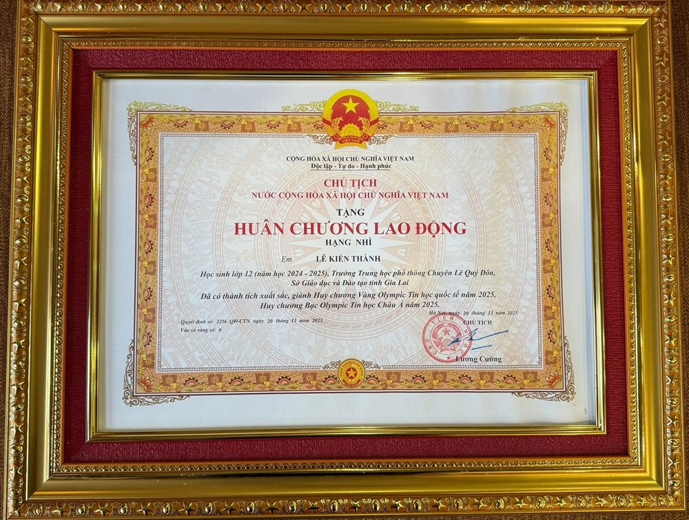 Nam sinh vừa được Chủ tịch nước tặng Huân chương Lao động hạng Nhì: Thành tích học tập siêu khủng, đạt nhiều giải thưởng quốc tế - ảnh 1
