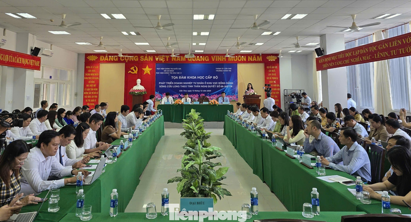 Quang cảnh tọa đàm. tp-ct.jpg