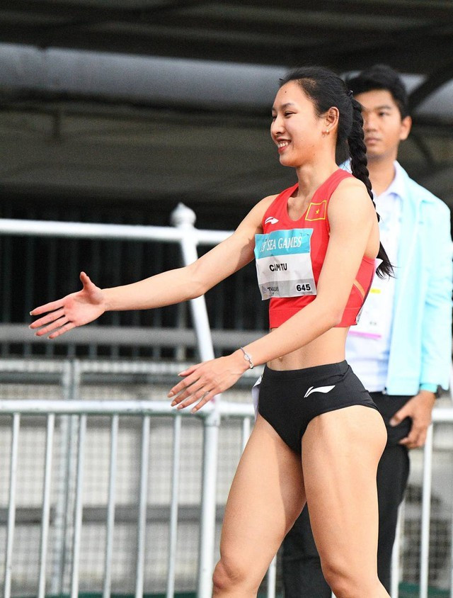 Lộ diện nữ VĐV Việt Nam sinh năm 2005, sở hữu đôi chân nuột nà, phá vỡ kỷ lục tồn tại suốt 15 năm - ảnh 3