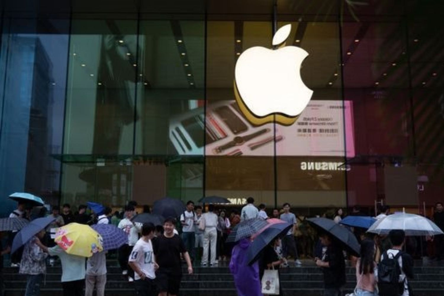 Apple triển khai dịch vụ mới tại Trung Quốc nhằm giữ chân khách hàng.