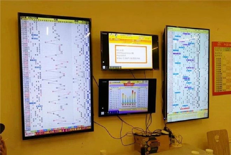 Phong tỏa khẩn cấp, tịch thu 7,5kg vàng, hơn 149 tỷ đồng tiền mặt trong biệt thự của người đàn ông chưa học hết cấp 2 - ảnh 2