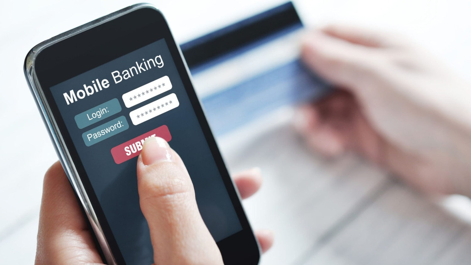 Nhiều ngân hàng thu phí tài khoản số dư thấp, có nơi 200.000 đồng mỗi tháng