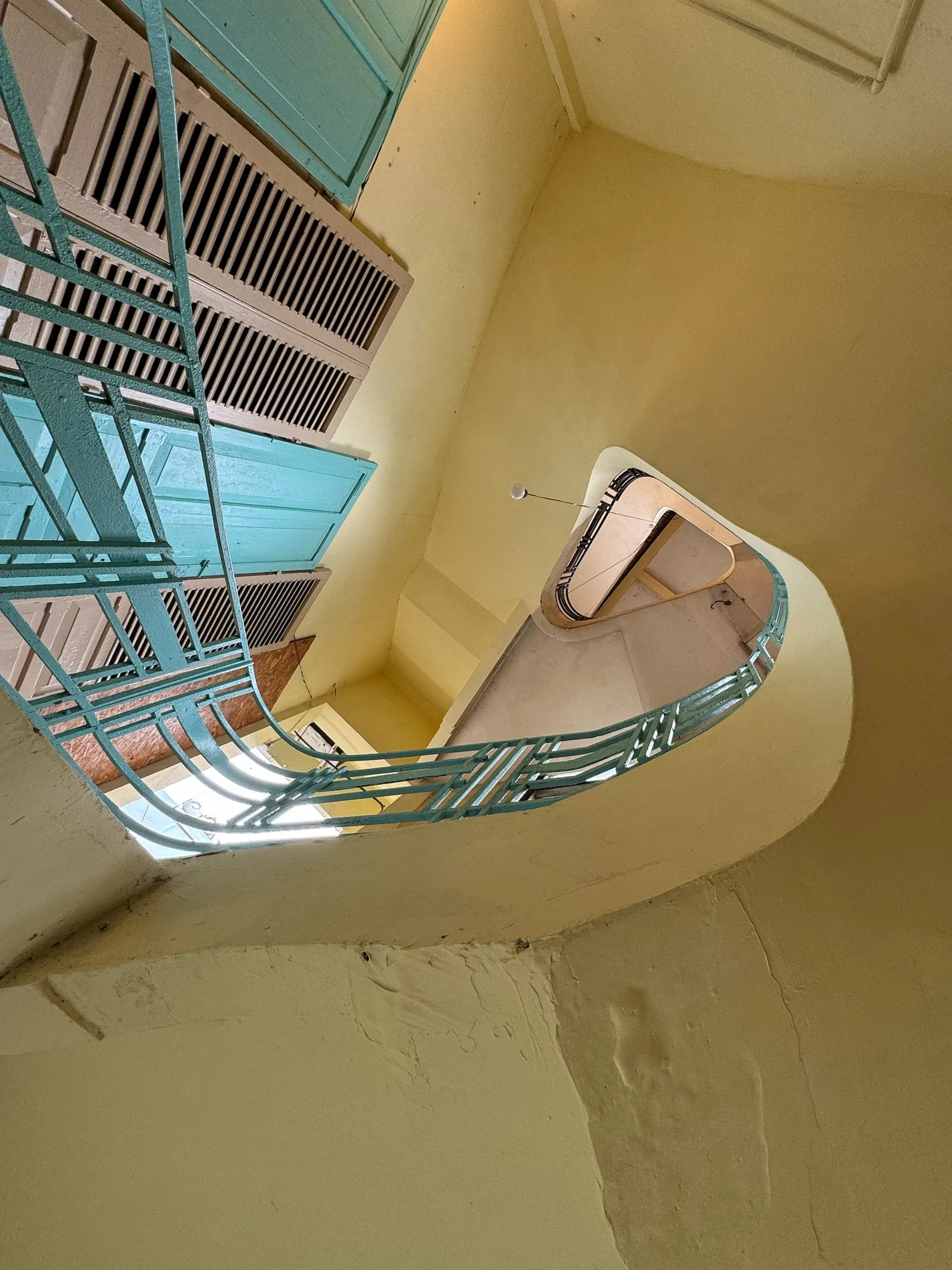 Biệt thự cổ gần 100 tuổi với 4 mặt tiền của đại gia ô tô Sài Gòn từng là đại diện của Michelin tại Việt Nam- Ảnh 5. Biệt thự cổ gần 100 tuổi với 4 mặt tiền của đại gia ô tô Sài Gòn từng là đại diện của Michelin tại Việt Nam- Ảnh 5.