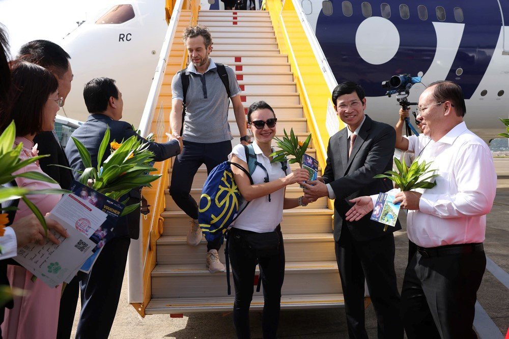 Việt Nam chính thức đón vị khách quốc tế thứ 20 triệu - ảnh 1