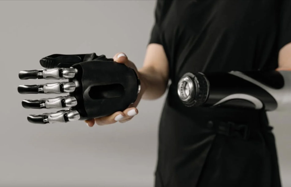 Đột phá y học: Kỹ sư Mỹ chế tạo bàn tay sinh học AI 'như thật'