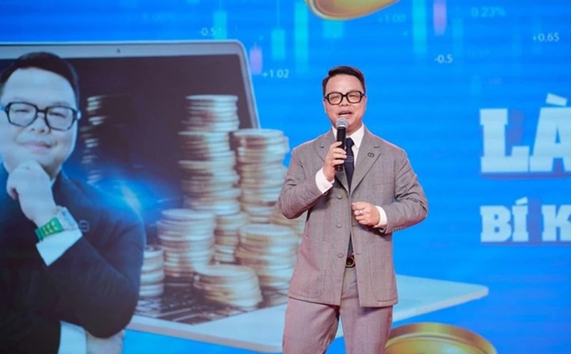 'Mr Hunter' Lê Khắc Ngọ bị dẫn độ về Việt Nam - ảnh 2