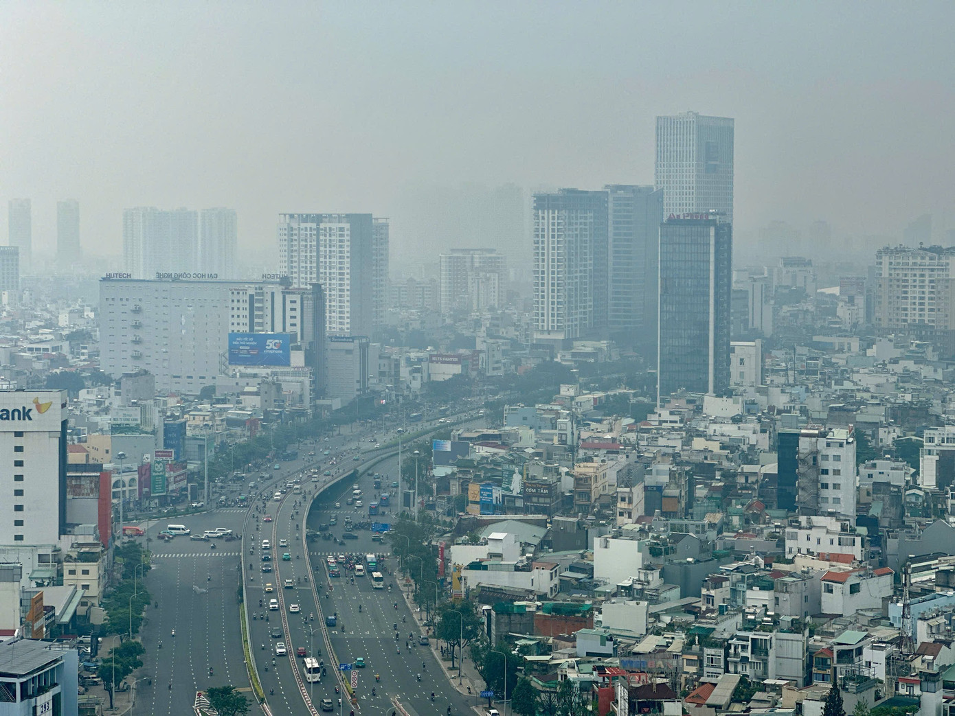 Trong những ngày giữa tháng 12, thời tiết TPHCM khả năng se lạnh, xuất hiện sương mù và mưa rào một vài ngày. 3333333.jpg