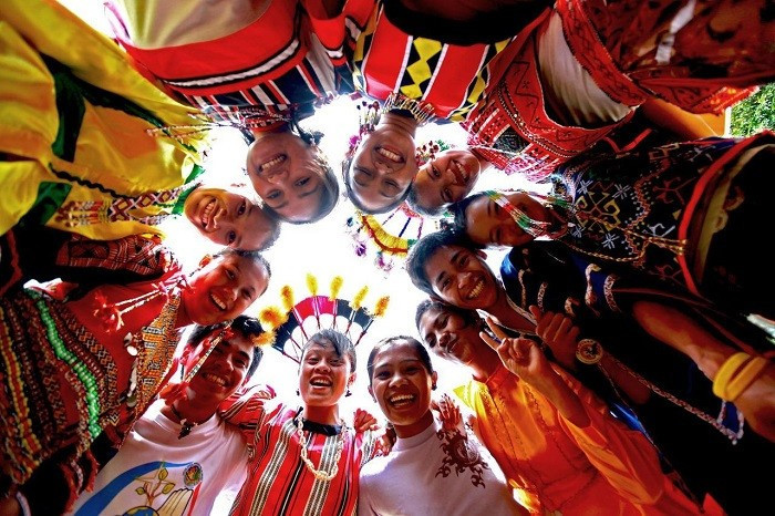 Quốc gia duy nhất Đông Nam Á không có biên giới đất liền, sở hữu hơn 7.600 hòn đảo, có 170 ngôn ngữ khác nhau